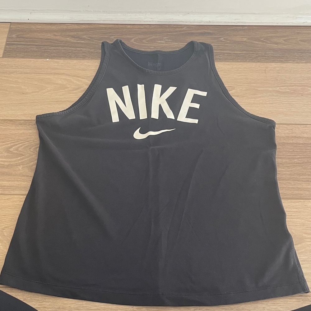Vintage Nike Women's Black Tank Top - Medium